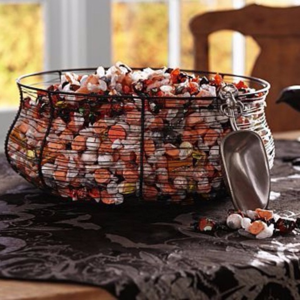 Pottery Barn Wire Spiderweb Candy Basket with Spider Scoop🕸🕷